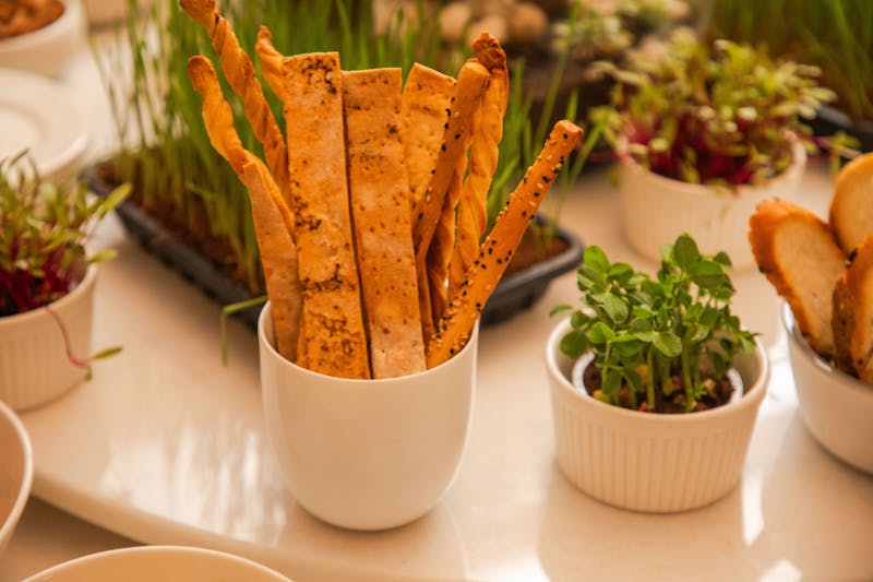 Garlic parmesan breadsticks with marinara dipping sauce